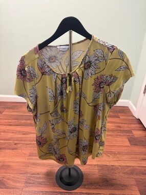 Liz Claiborne Conrad Olive Green Floral Tie-Neck Blouse. Size XL